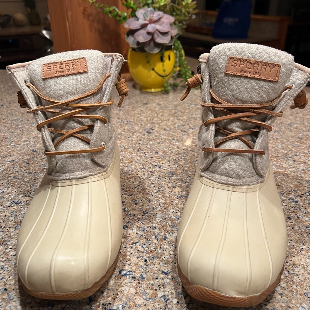 Sperry winter boots